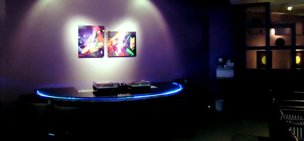 Murasaki Sake Lounge — Van Paugam